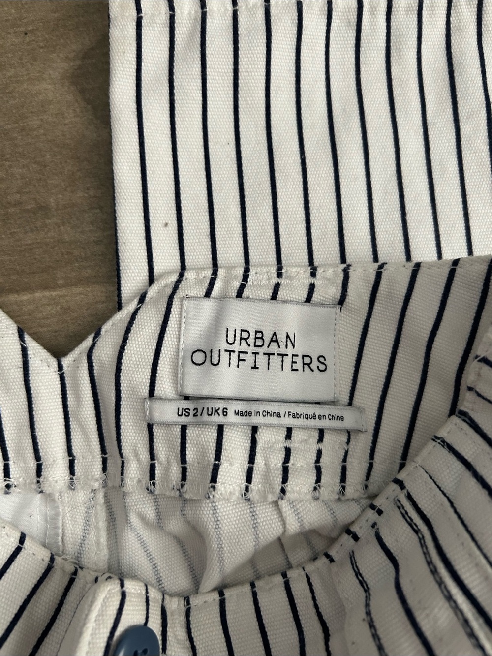 Urban Outfitters Striped Pleated Cropped Pants | Size 2 - Picture 4 of 5